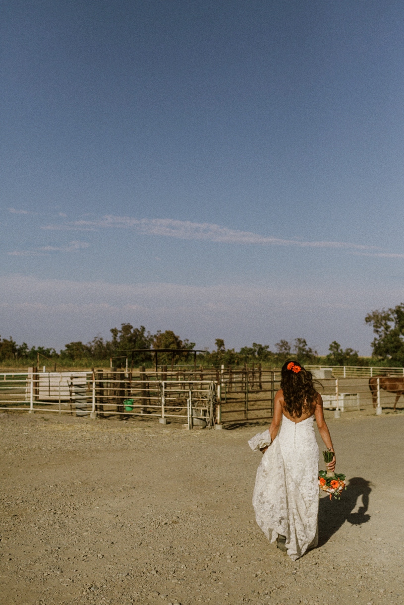 heather-elizabeth-farm-country-wedding18